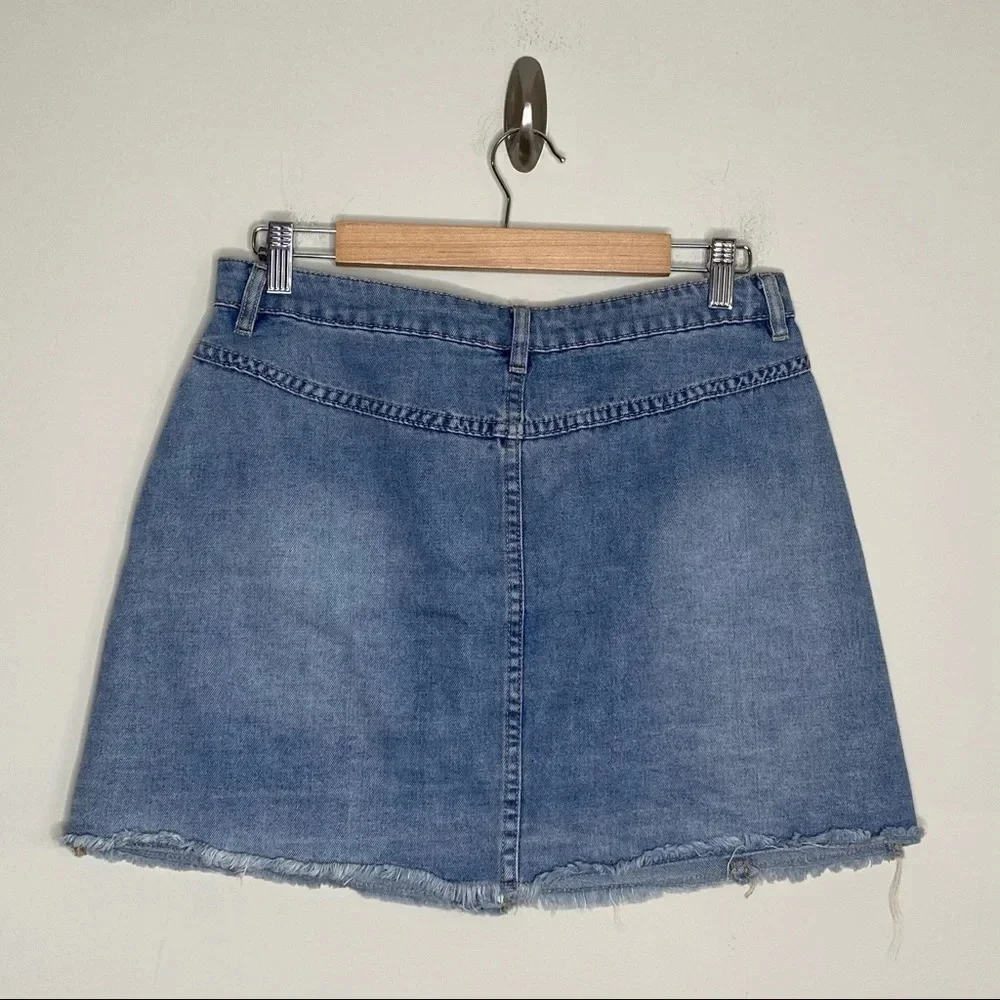 Gianni Bini Medium Wash Button Front Fringe Hem Mini Jean Skirt Size Medium